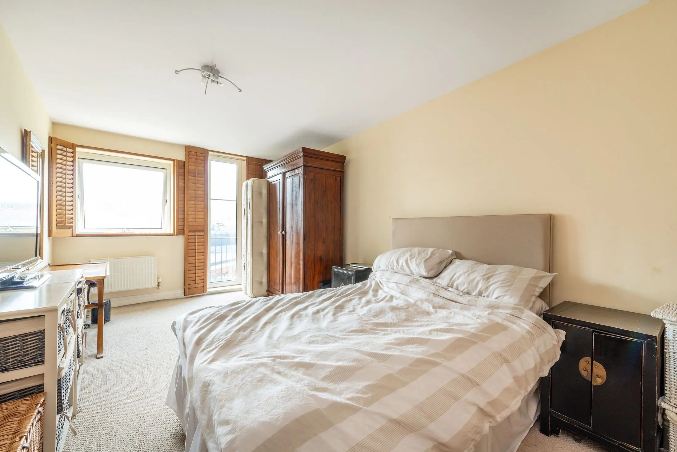 Flat Palgrave Gardens in City of Westminster