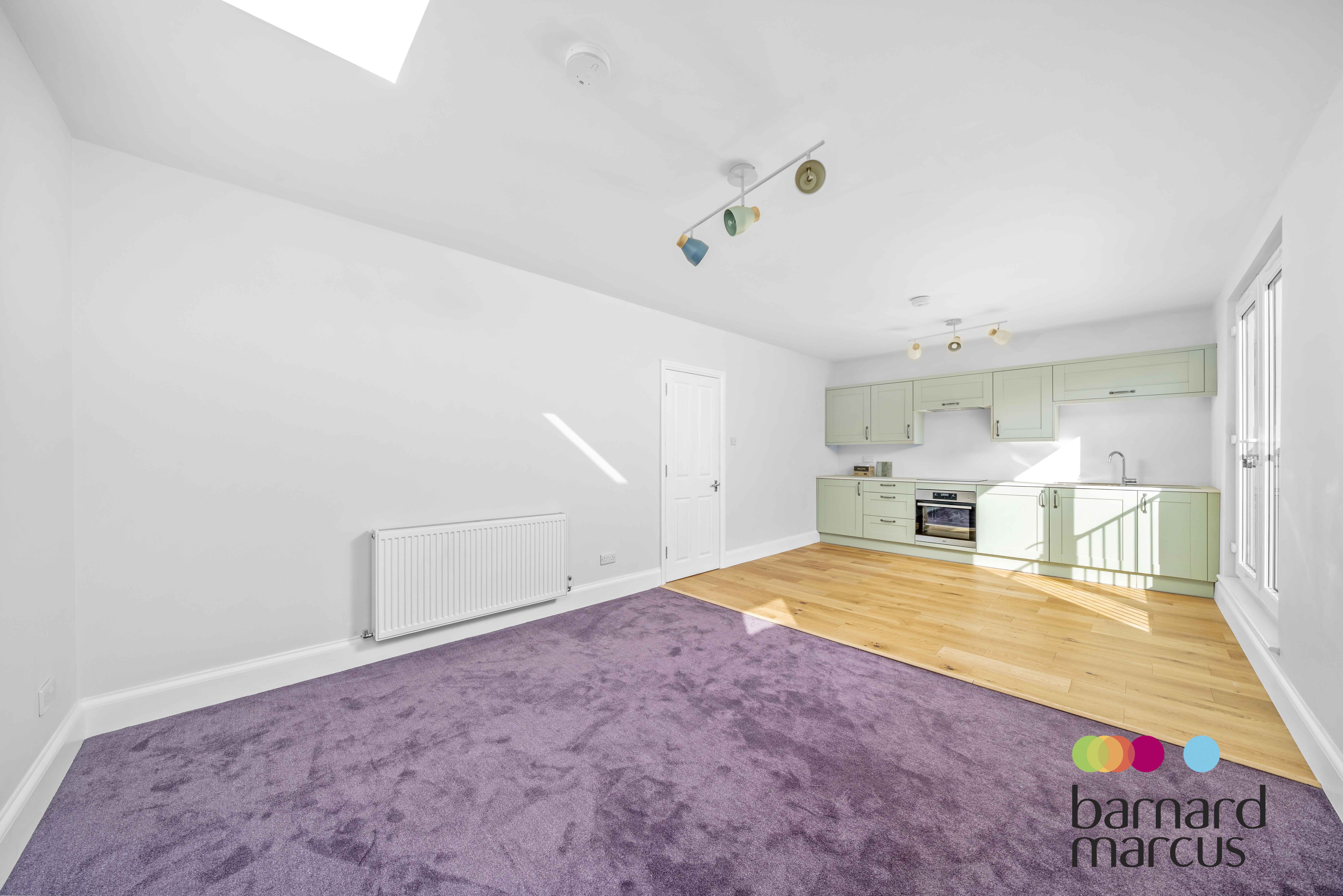 Flat Alexandra Park Road in Greater London