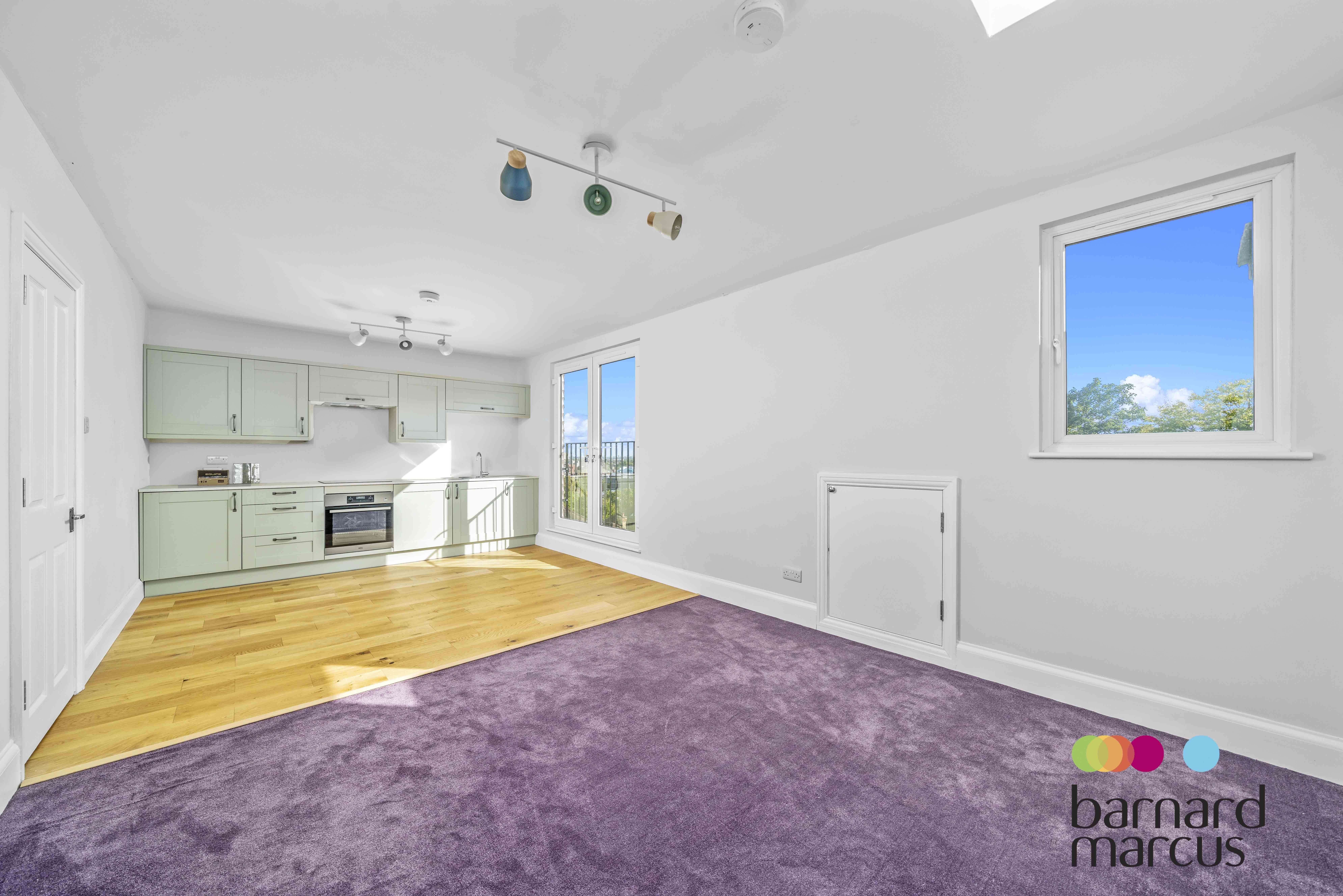 Flat Alexandra Park Road in Greater London