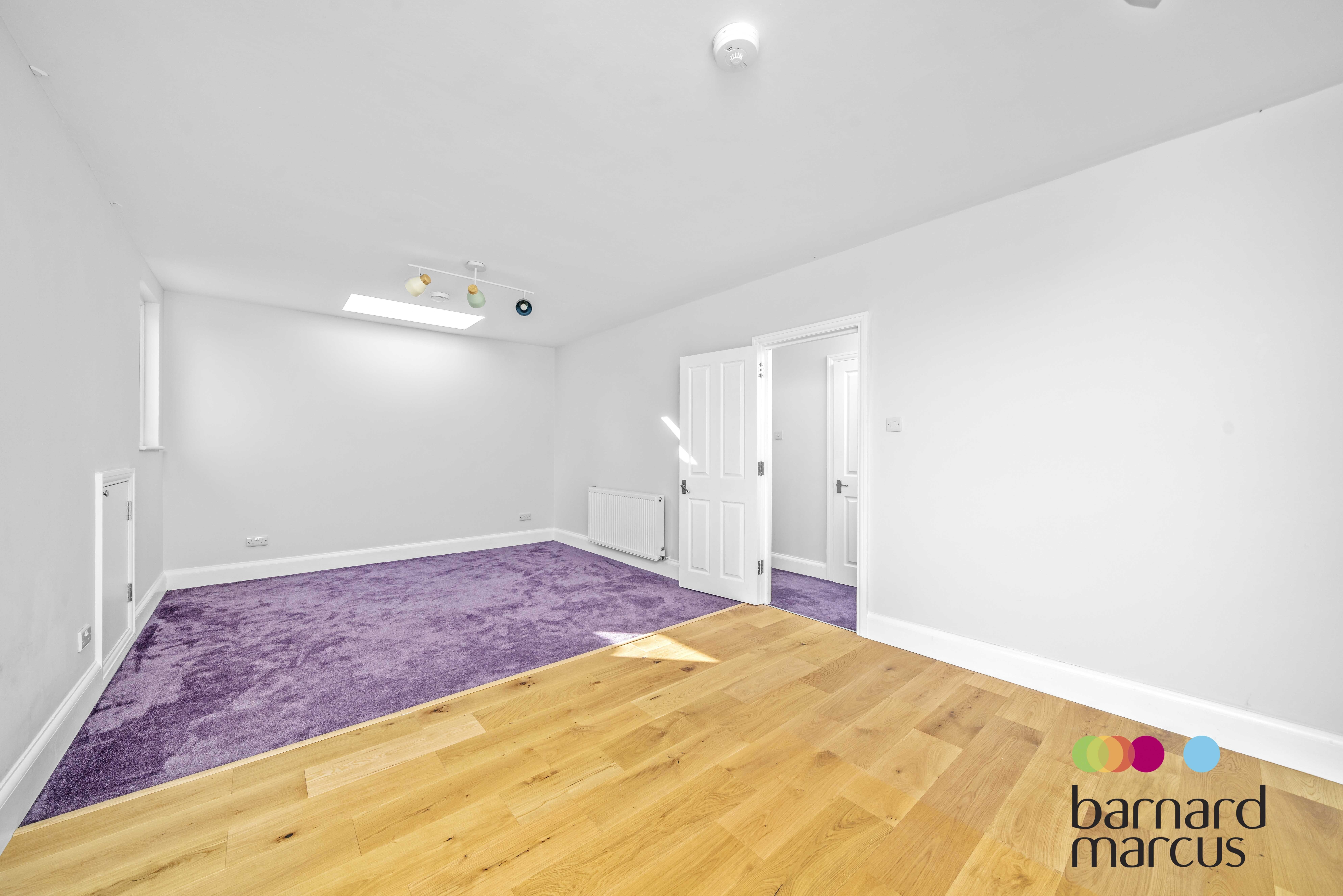 Flat Alexandra Park Road in Greater London