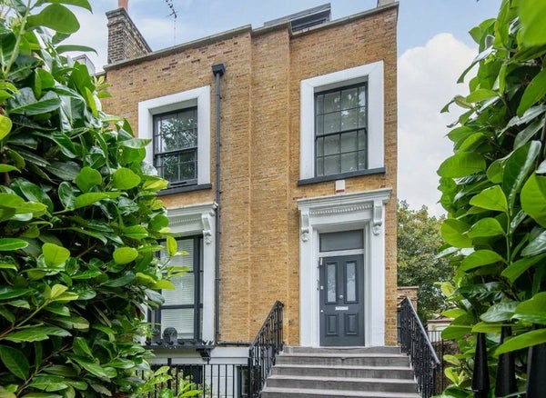 Flat King Edward's Road in London