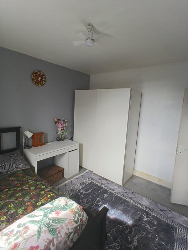 Room Dunlace Road in Greater London