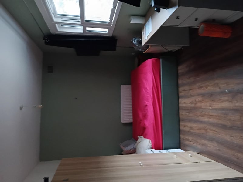 Room Dunlace Road in Greater London