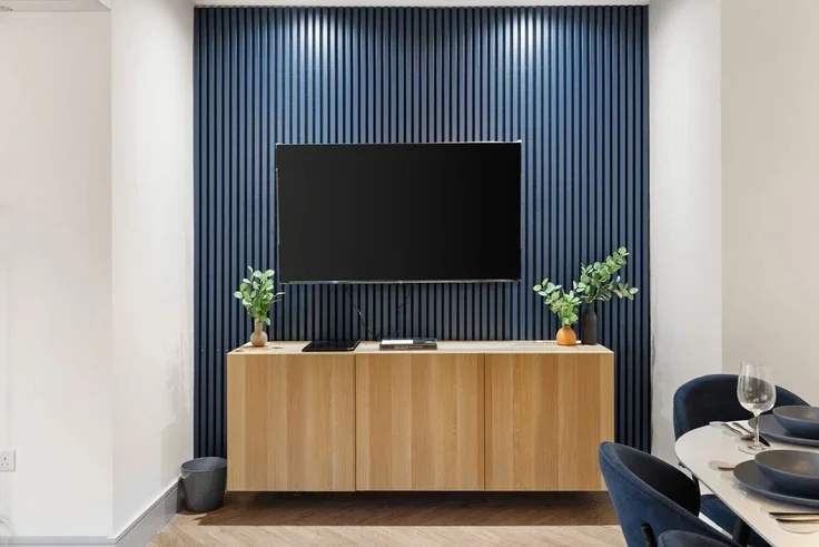 Flat Haslemere Avenue in Greater London