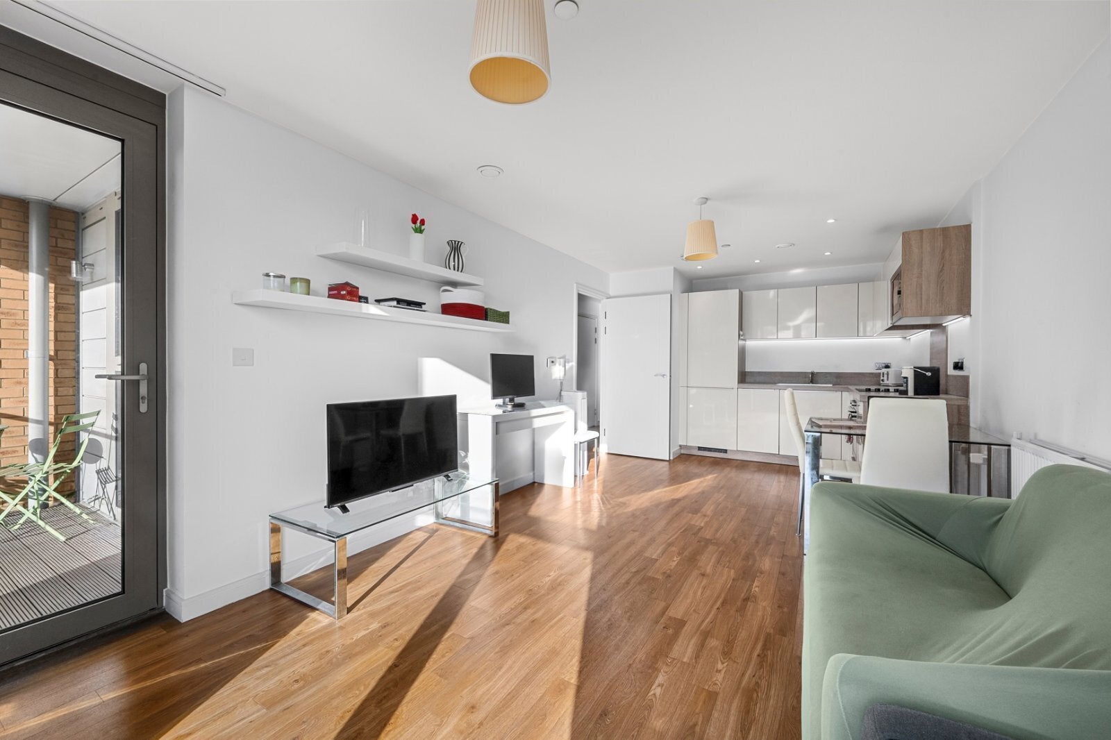 Flat Vian Street in Greater London