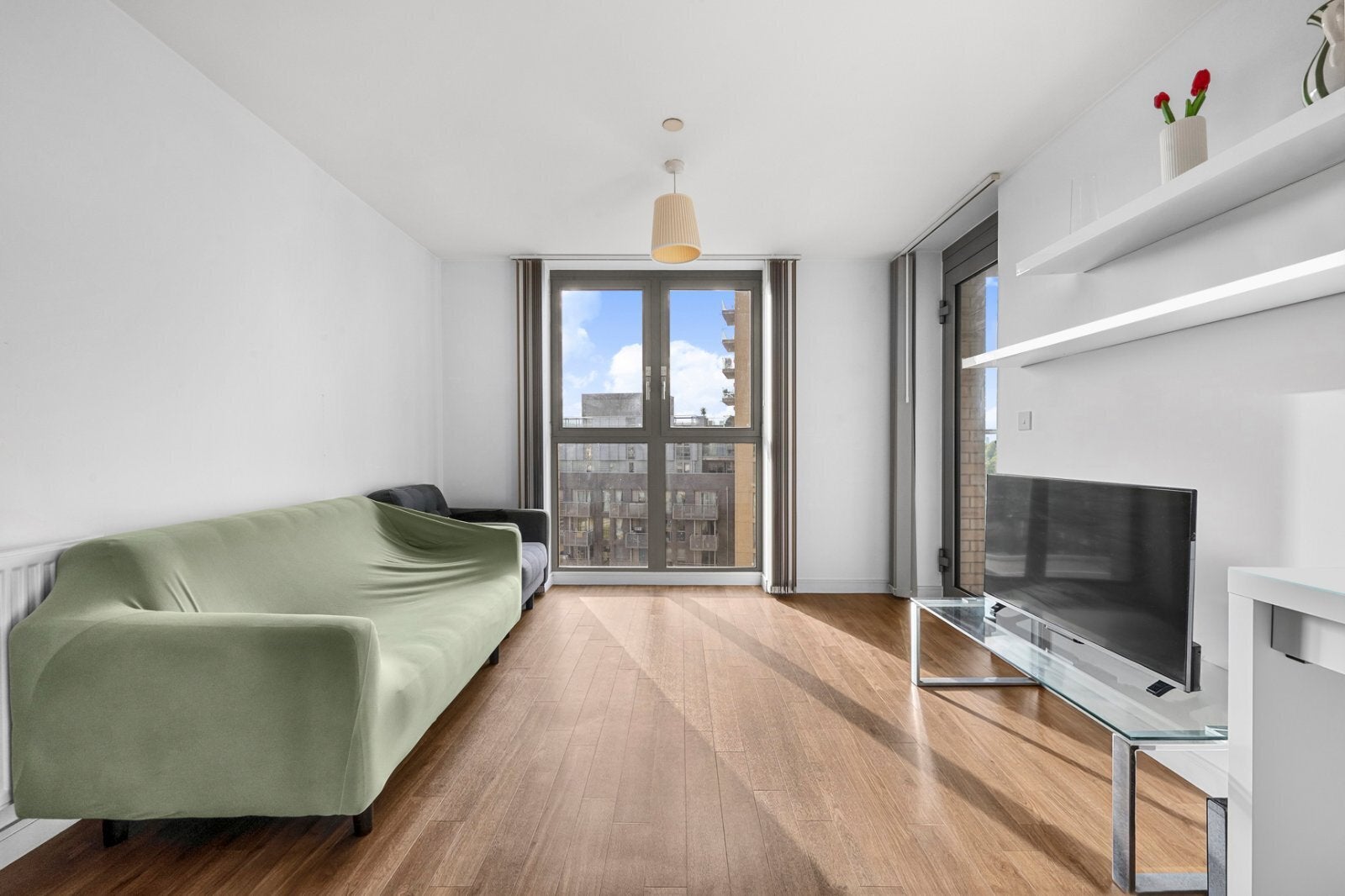 Flat Vian Street in Greater London