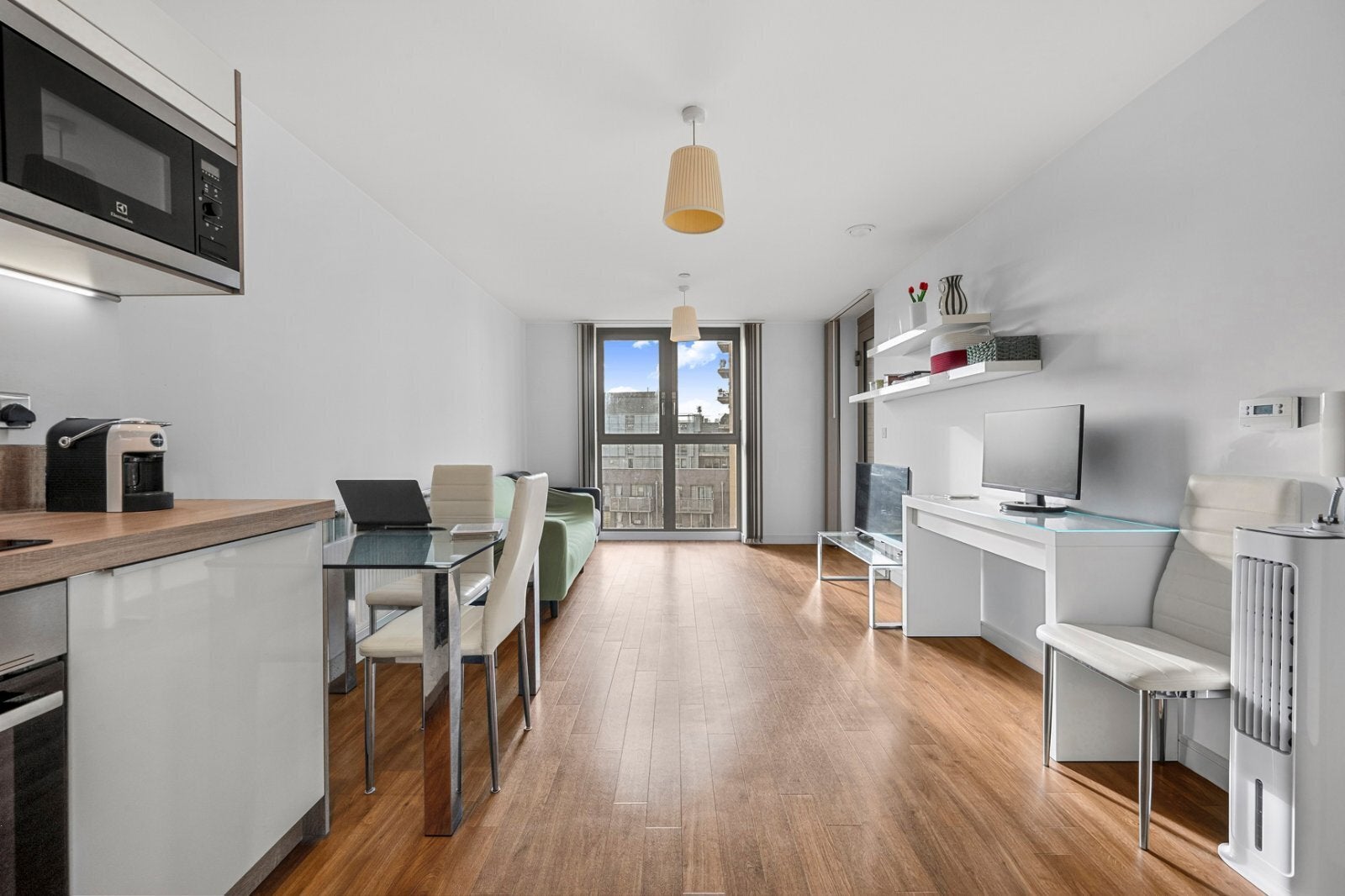 Flat Vian Street in Greater London