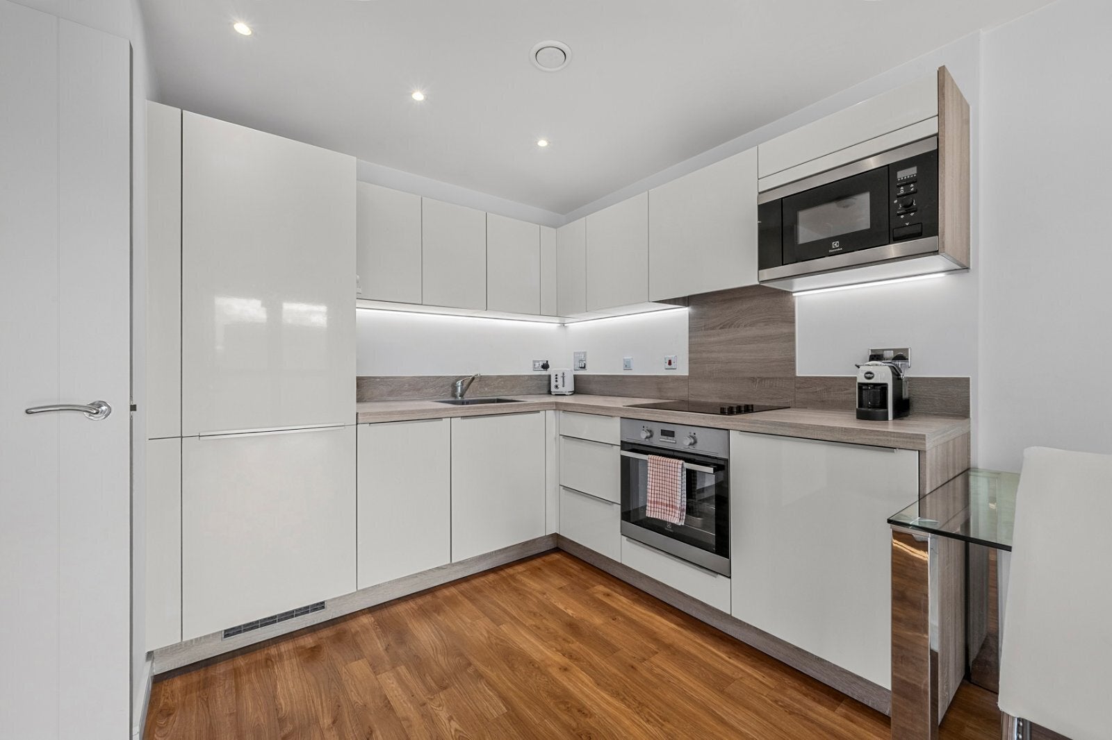Flat Vian Street in Greater London