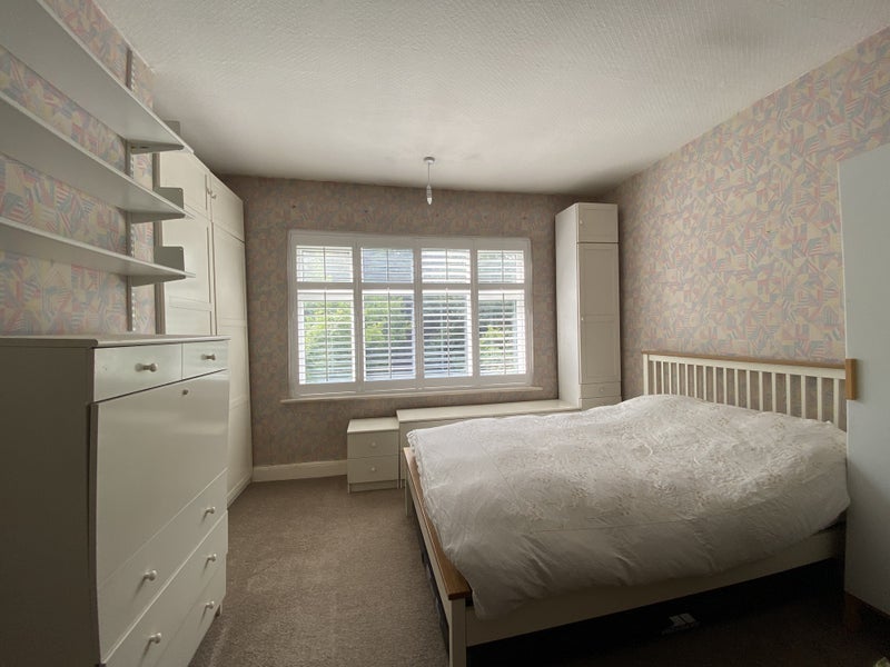 Room Claremont Park in Greater London