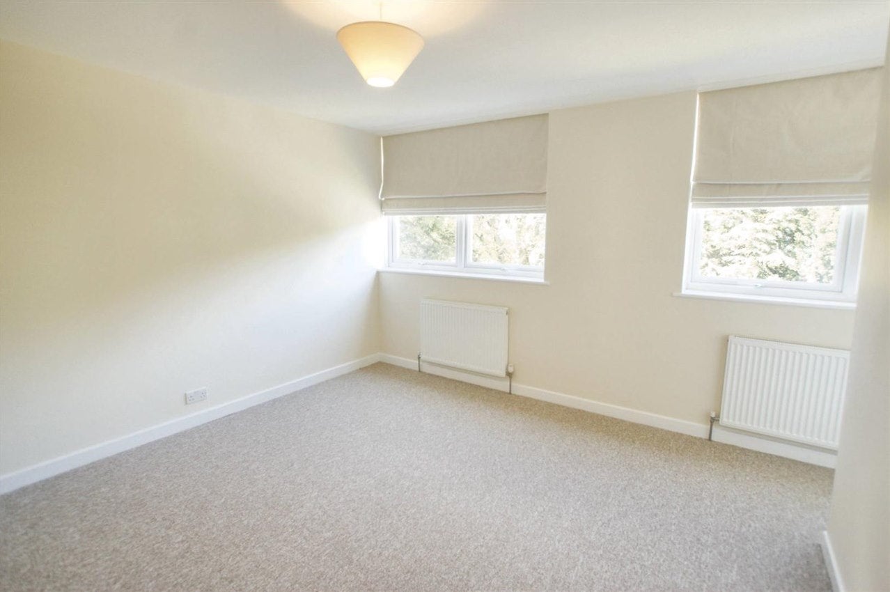 House Silver Tree Close in Elmbridge