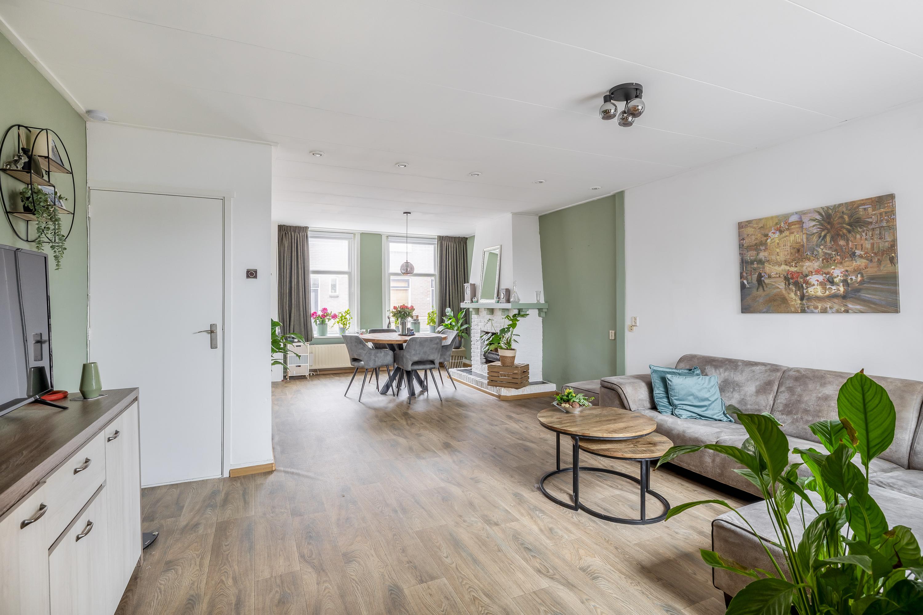 Tussenwoning te koop: Westelijke Achterweg 43, Sommelsdijk