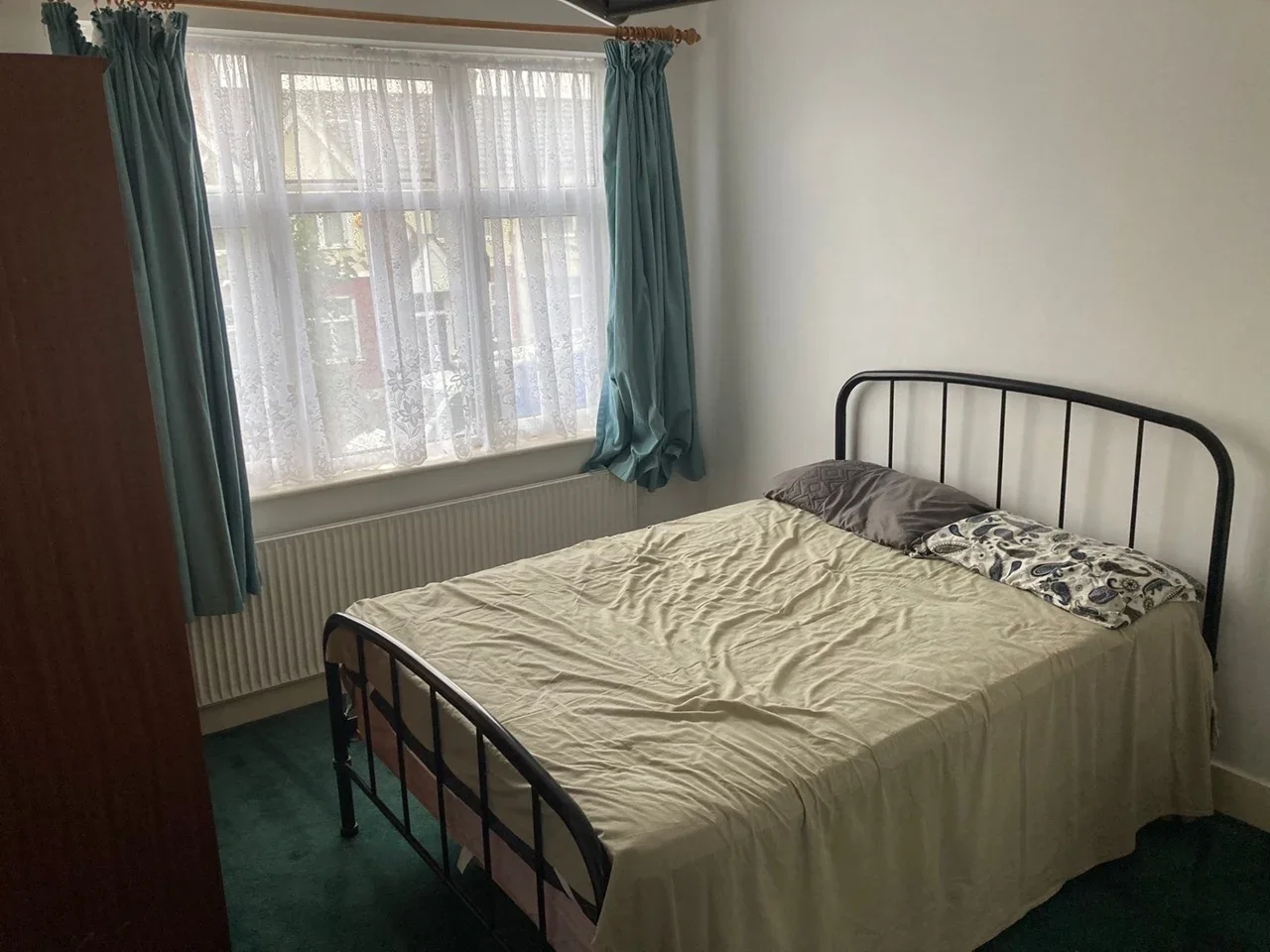 Room Coniston Gardens in Greater London