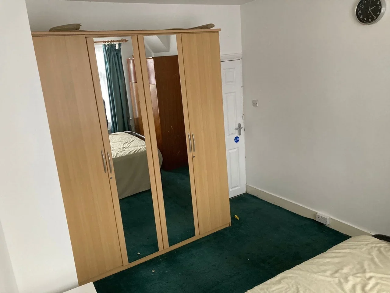 Room Coniston Gardens in Greater London