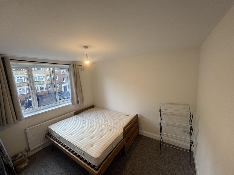Room Armoury Way in Greater London
