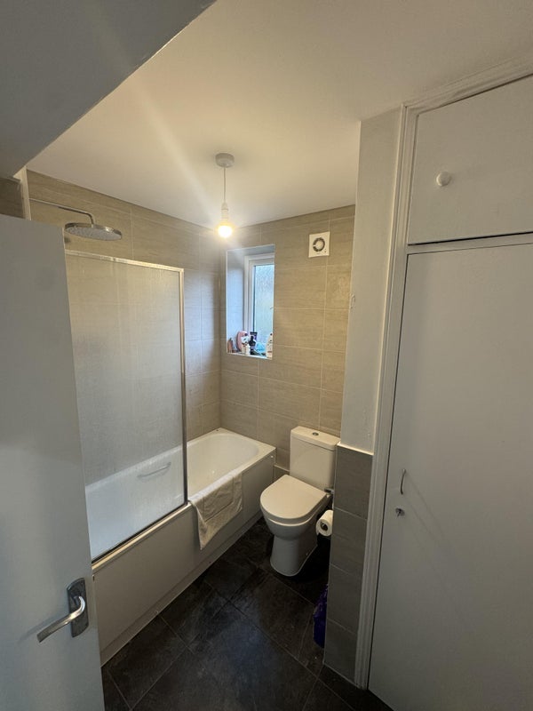 Room Armoury Way in Greater London