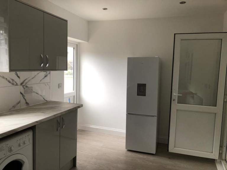 Flat Carlisle Gardens in Greater London