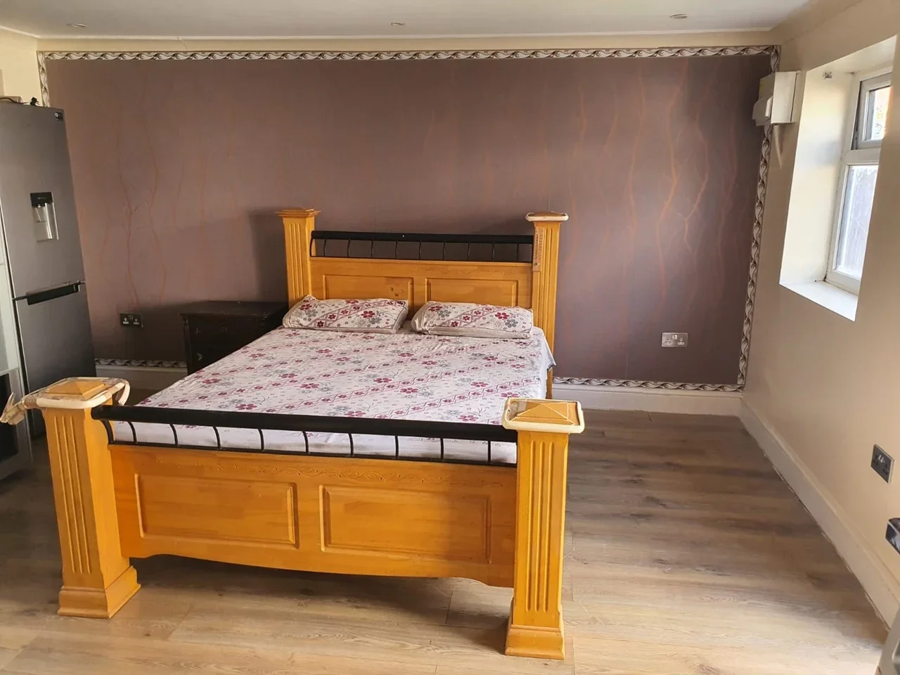 Flat Thurlestone Avenue in Greater London