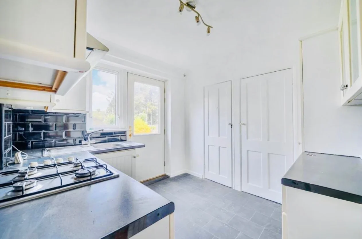 Flat Rugby Gardens in Greater London