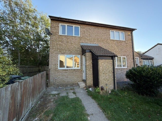 House Repton Close in Luton