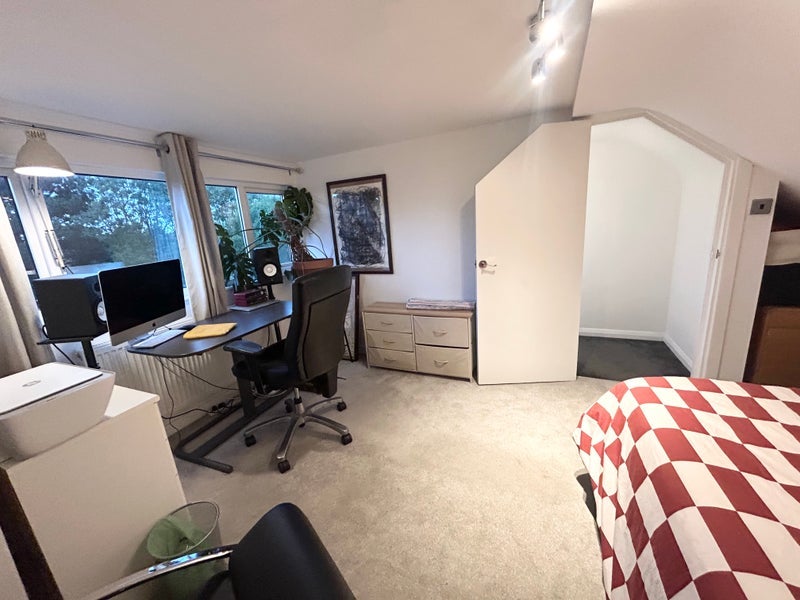 Room Murchison Avenue in Greater London