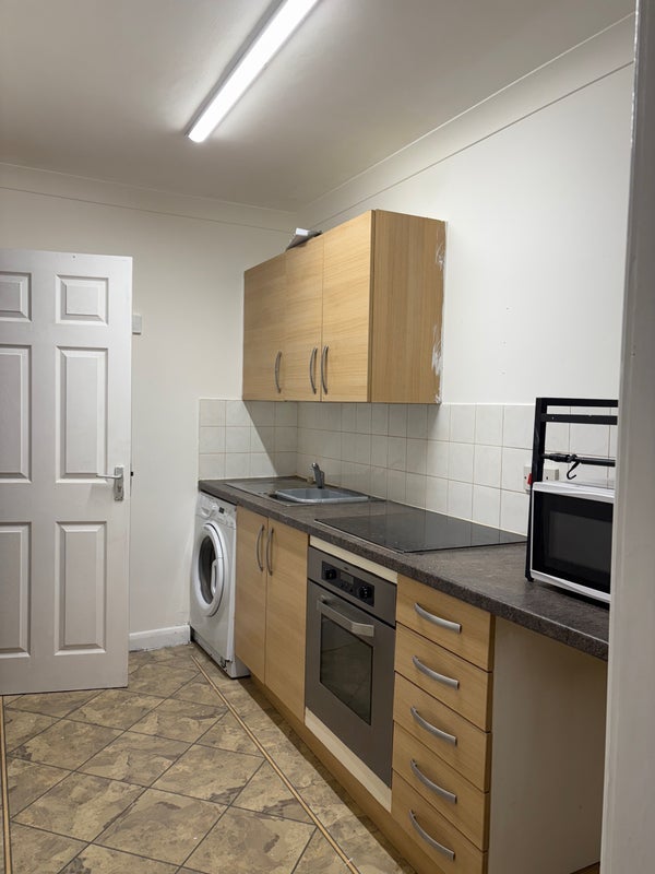 Flat Barnsley Road in Wakefield