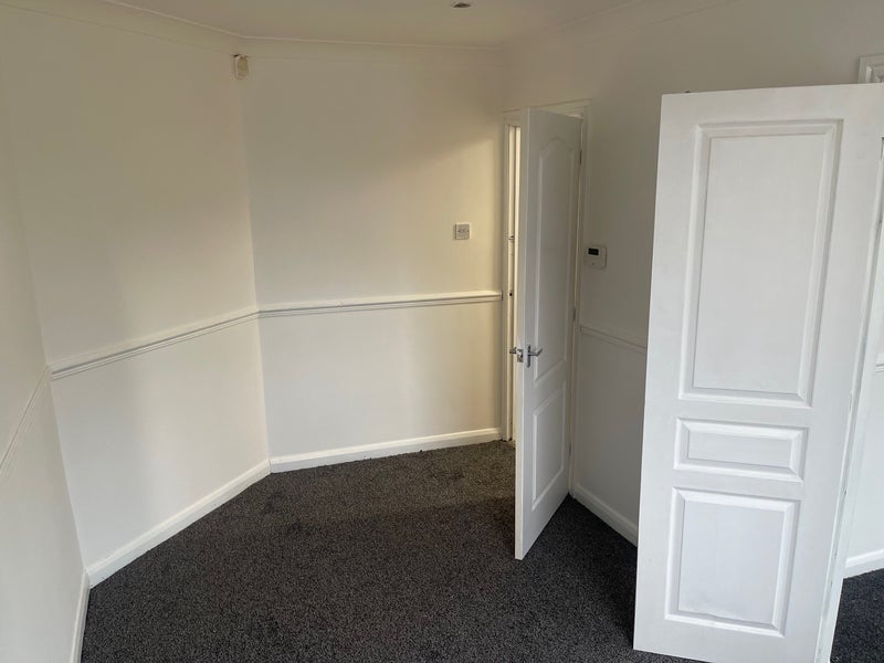 Flat Barnsley Road in Wakefield