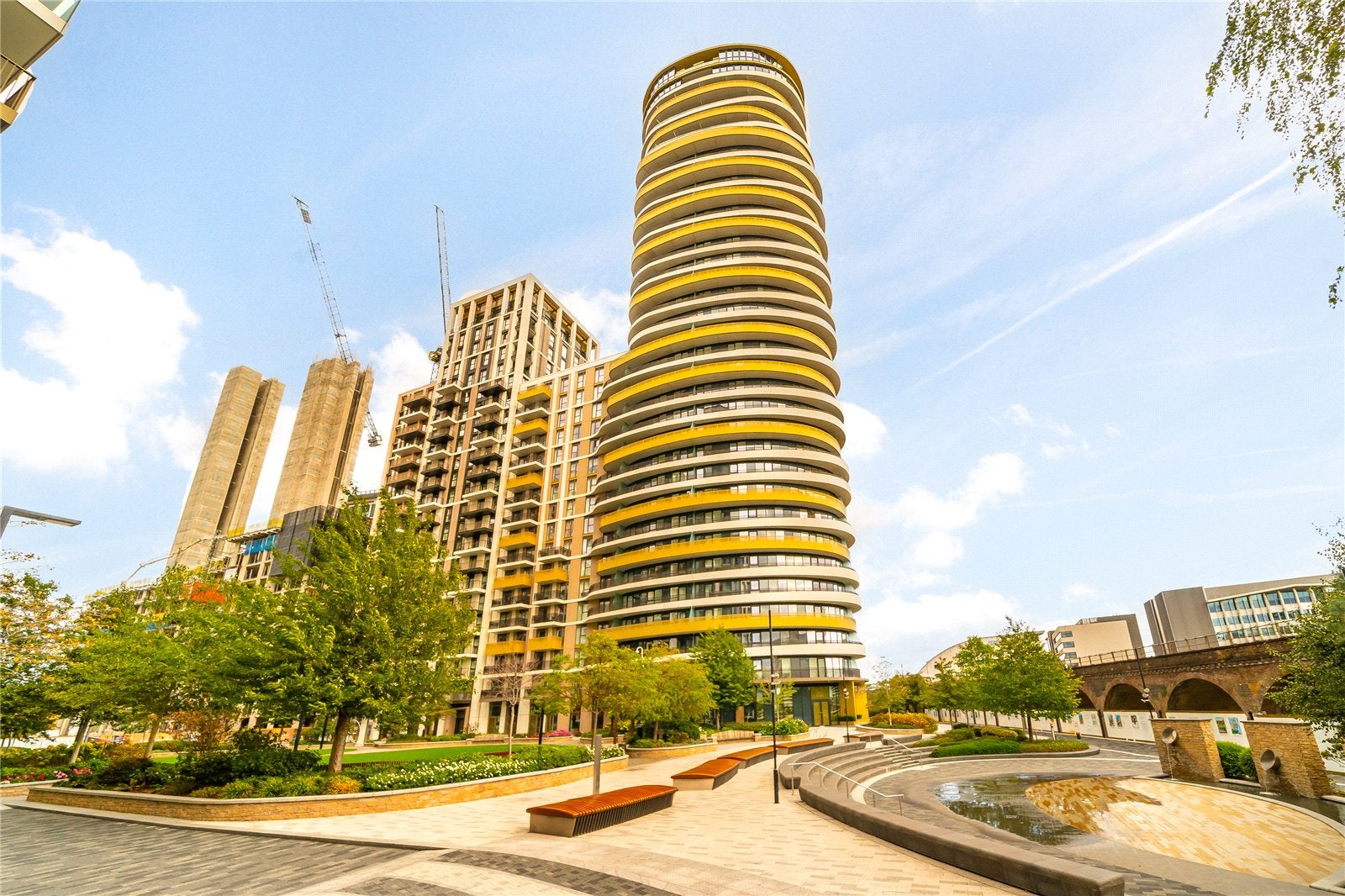 Flat West Cross Route in Greater London