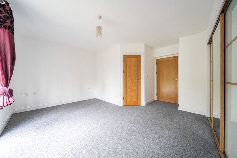 Flat Reris Grange Close in Waverley