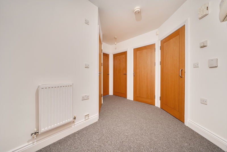 Flat Reris Grange Close in Waverley