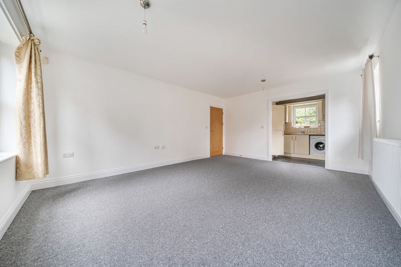 Flat Reris Grange Close in Waverley
