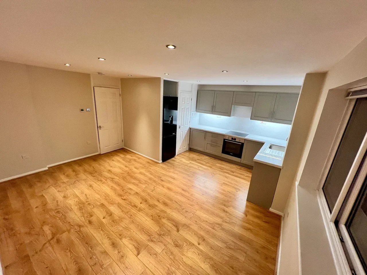 Flat Makepeace Road in Greater London