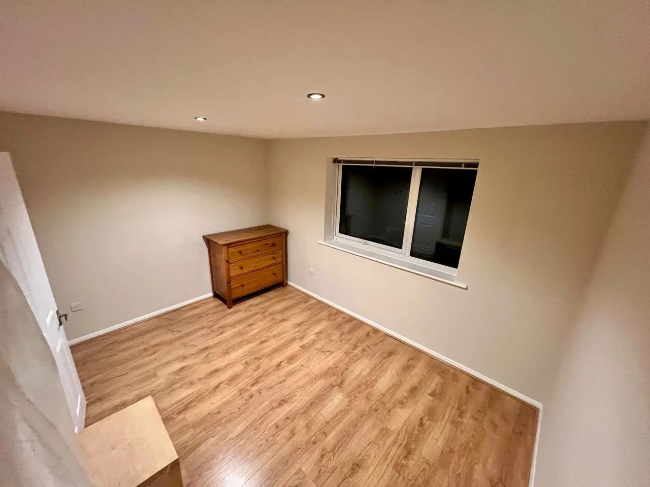 Flat Makepeace Road in Greater London