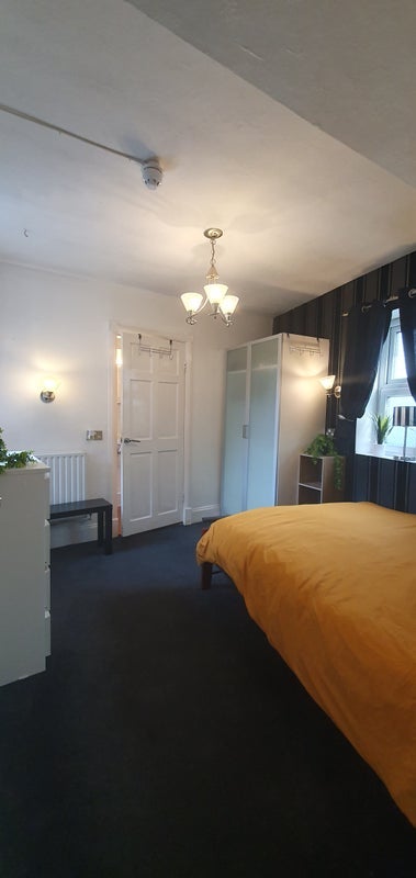 Room Nipper Lane in Whitefield