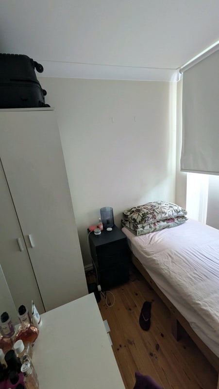 Room Sextant Avenue in Greater London