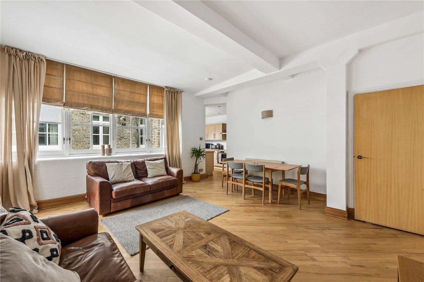 Flat Middlesex Street in City of London