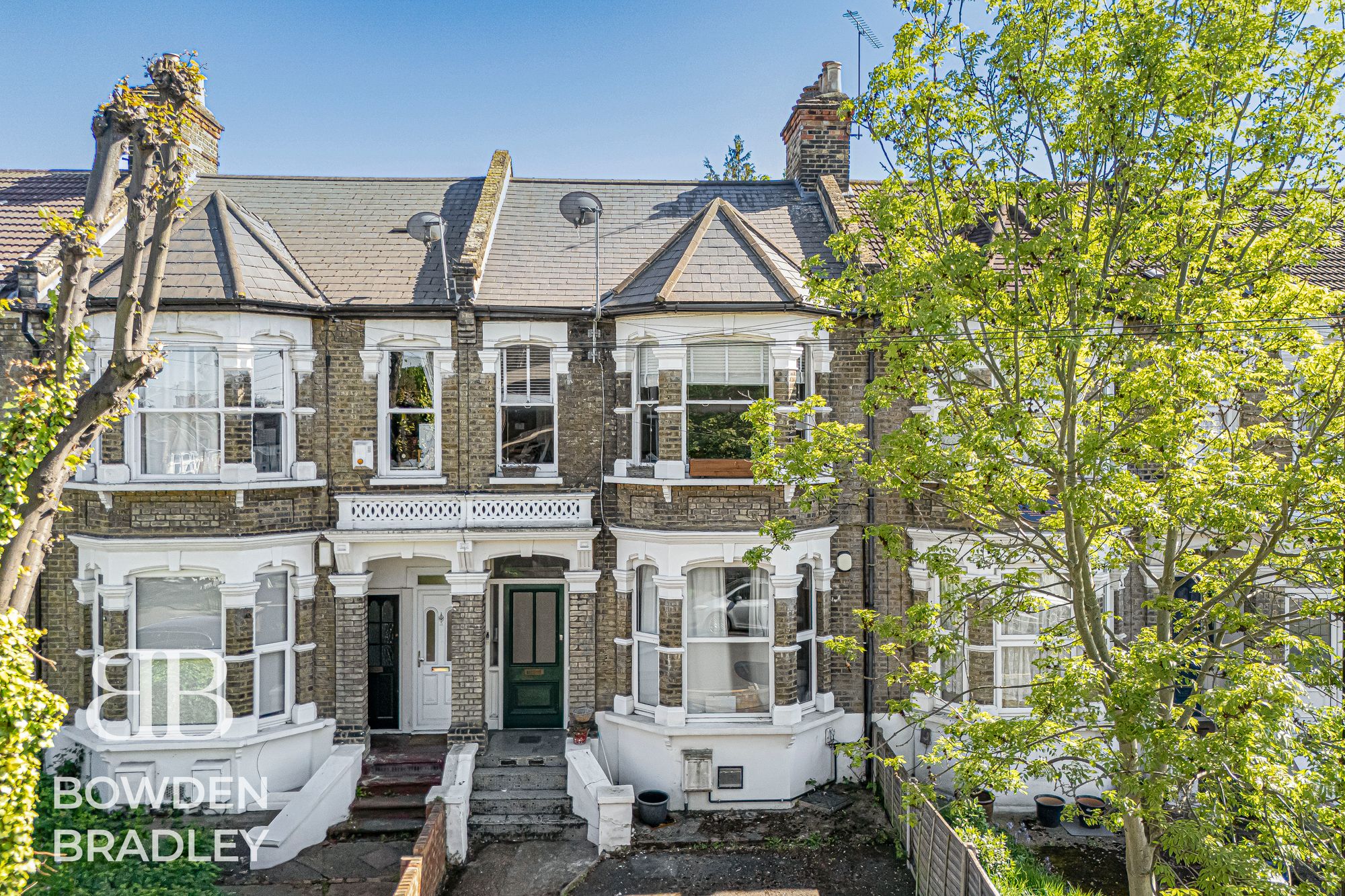 Flat Fillebrook Road in Greater London