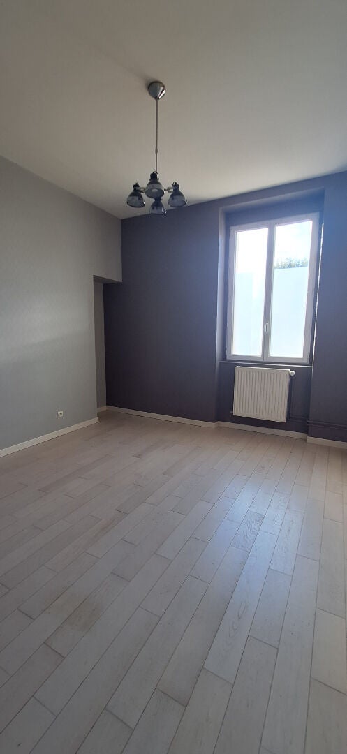 Flat Rue Jean Joudiou in Châteauneuf-sur-Loire