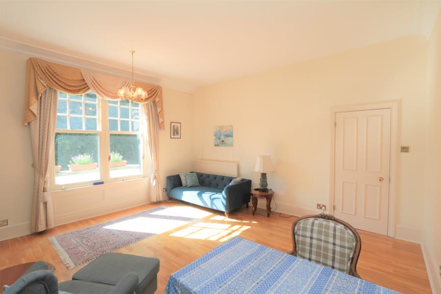 Flat Ditton Road in Greater London