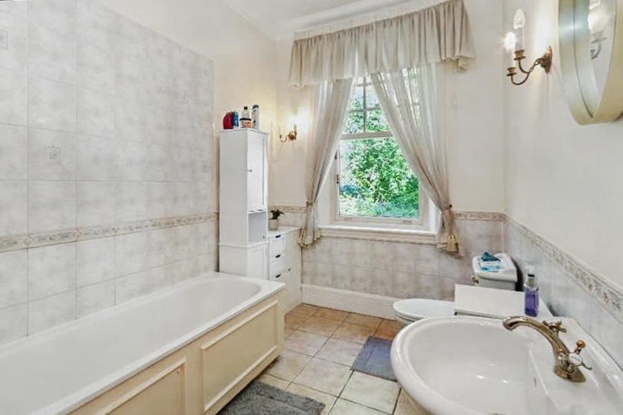 Flat Ditton Road in Greater London