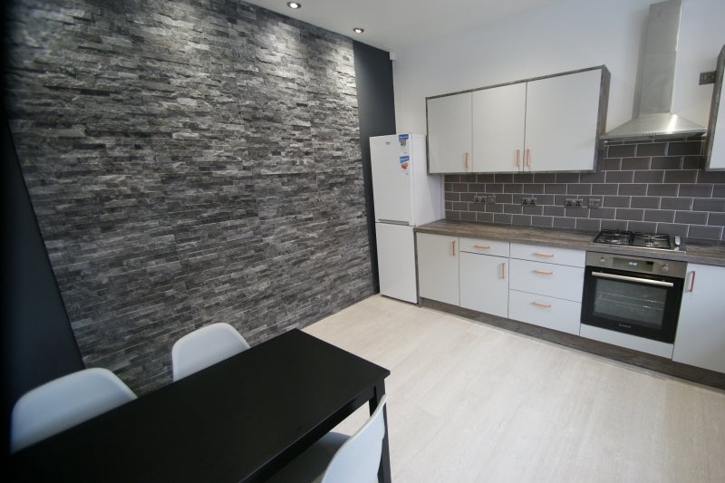 Flat Harold Avenue in Leeds