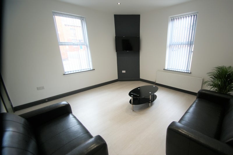 Flat Harold Avenue in Leeds