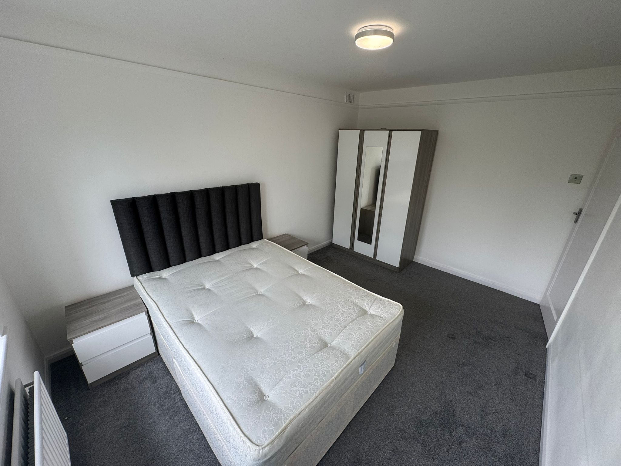 Flat Edgeworth Close in Greater London