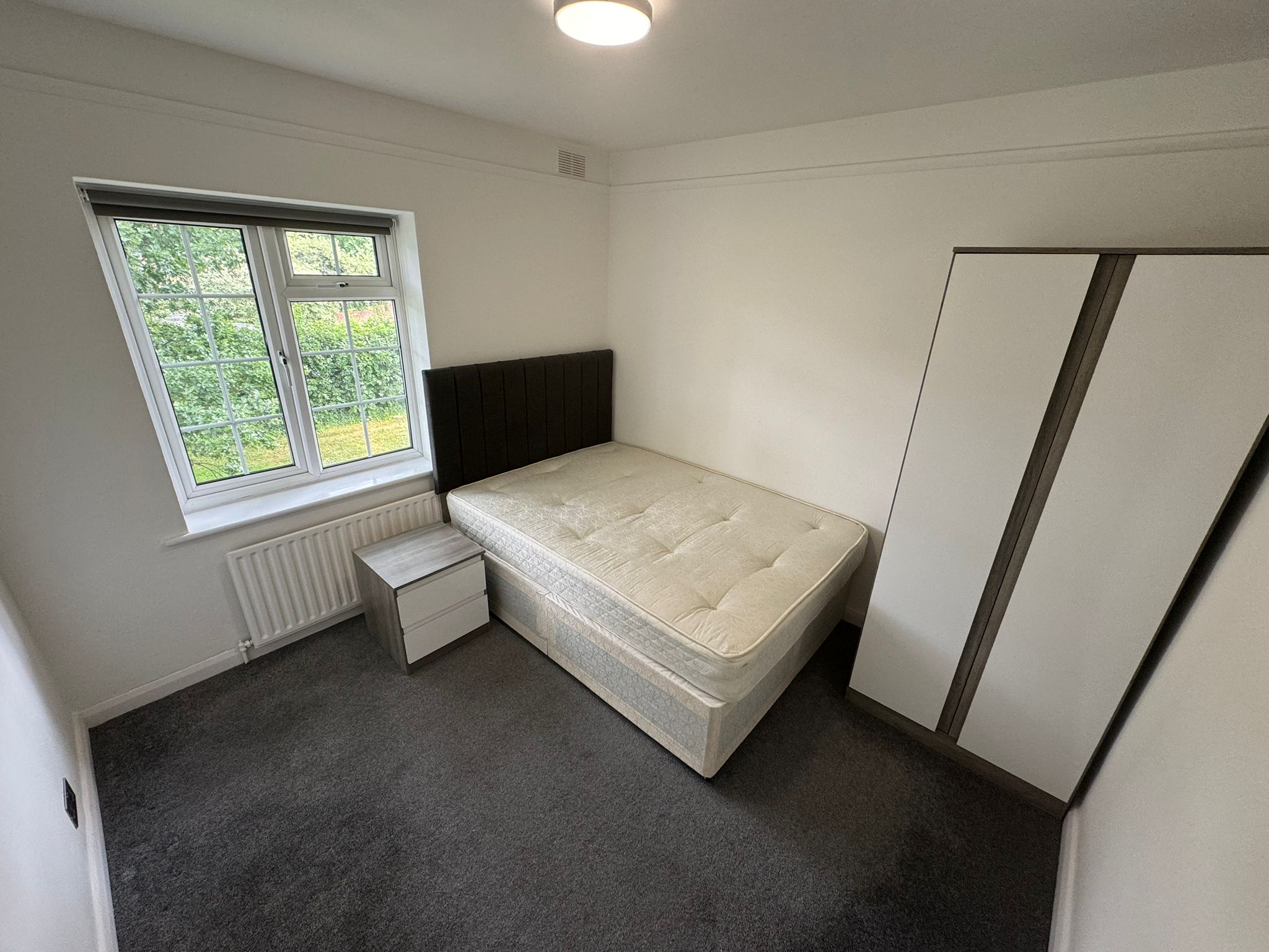 Flat Edgeworth Close in Greater London