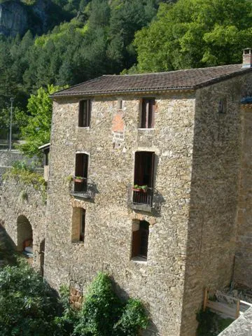 Chambre Route du Cros à Rogues