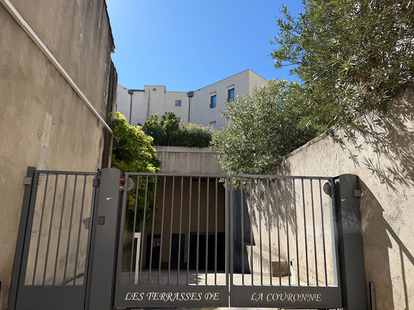 Flat Rue Gaston Darboux in Nîmes