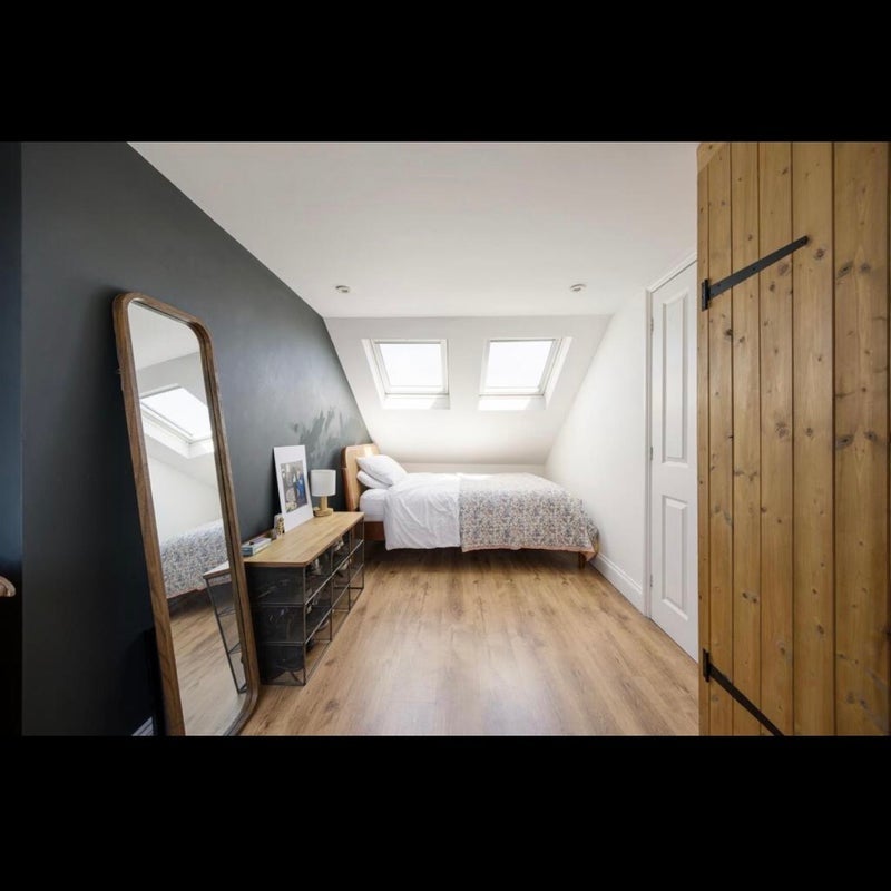 Room Calverton Road in Greater London