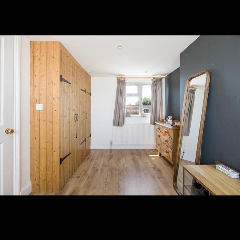 Room Calverton Road in Greater London