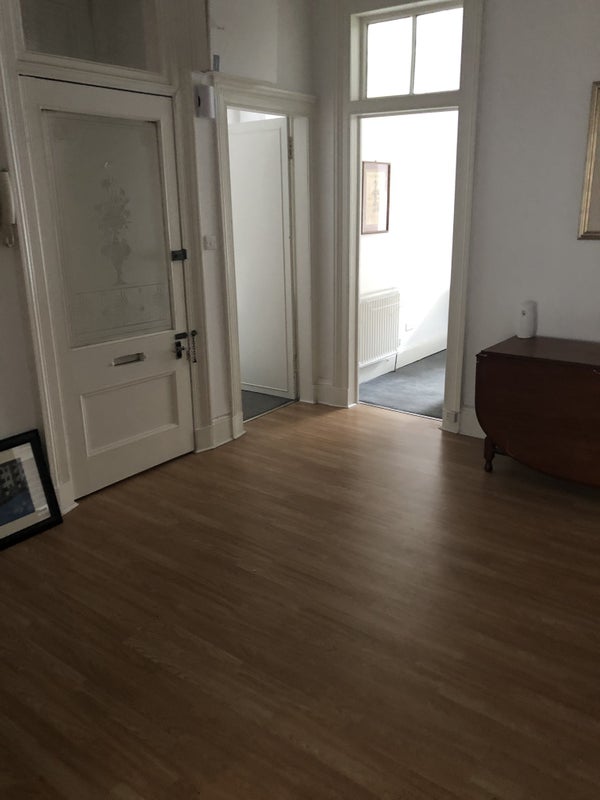 Room Langside Place in Glasgow