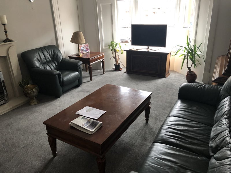 Room Langside Place in Glasgow