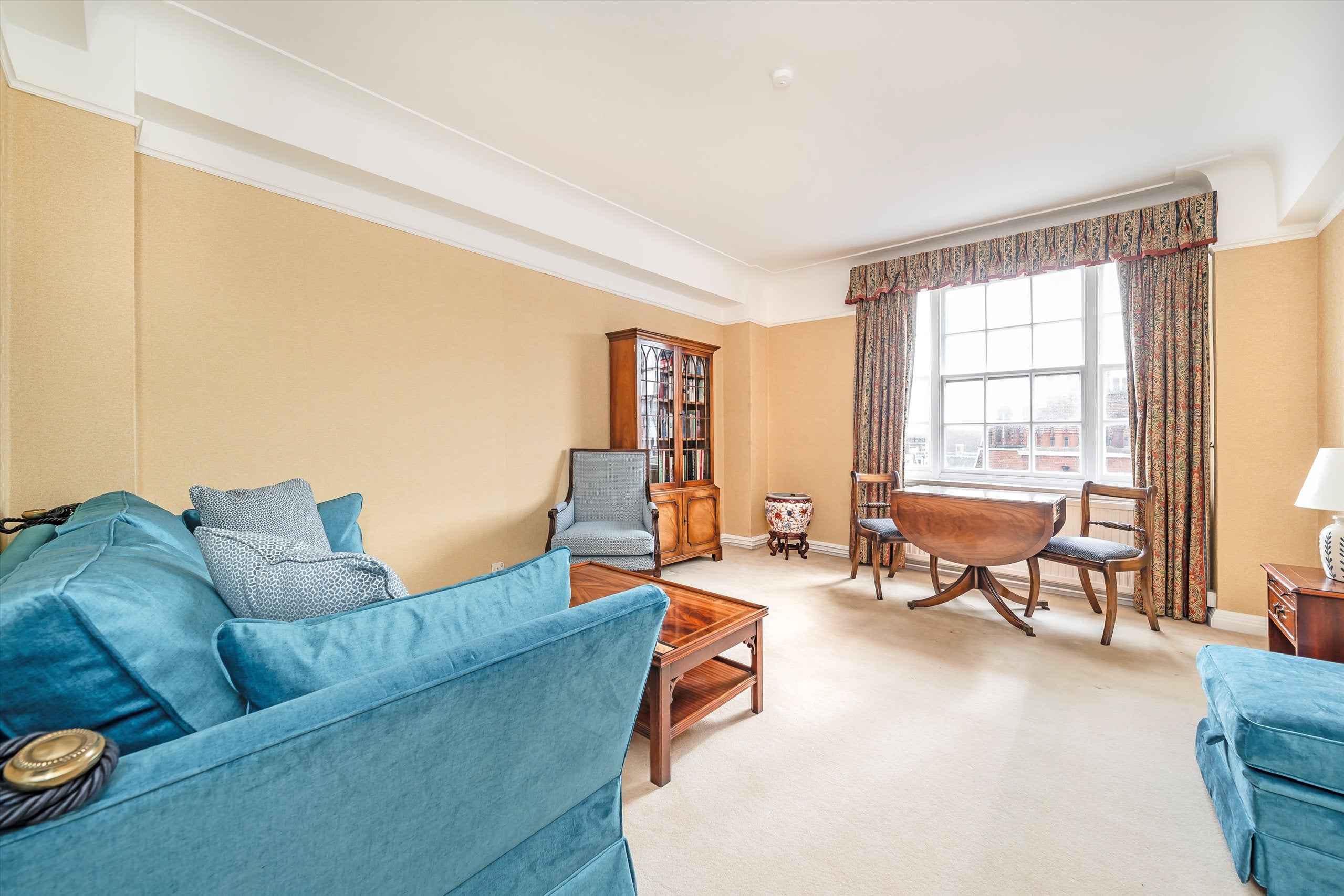 Flat Turks Row in Greater London